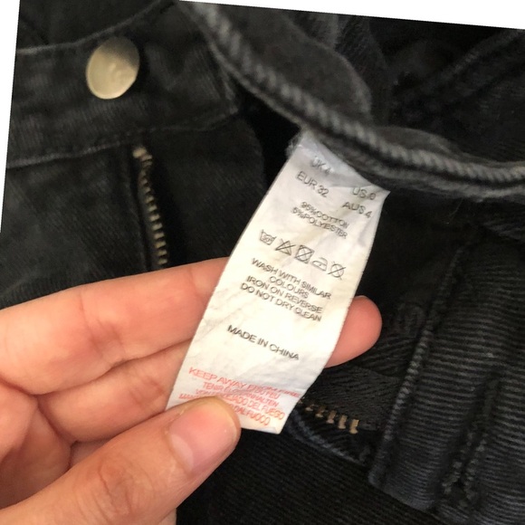 Prettylittlething Petite dark high-waisted distress jeans - Picture 11 of 15